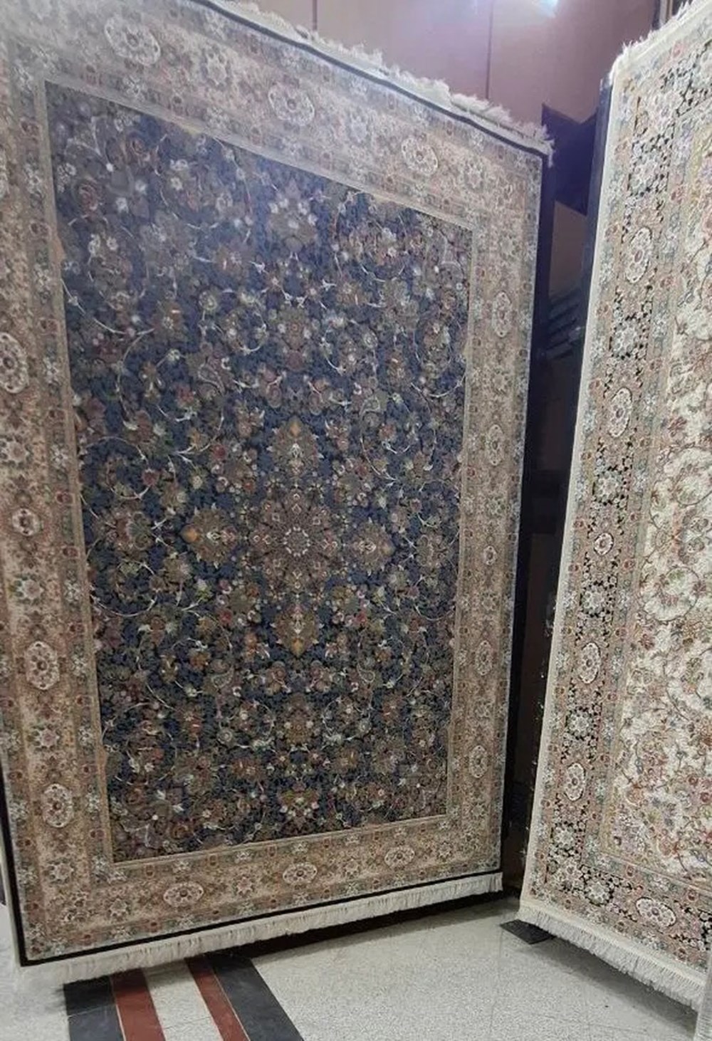 فروشگاه فرش ماشینی جهان قادری در کرمانشاه